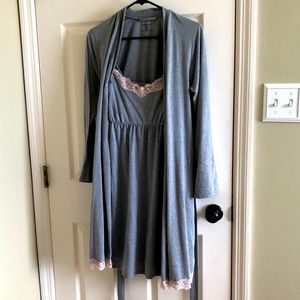 LACE TRIM NURSING NIGHTGOWN AND ROBE SET